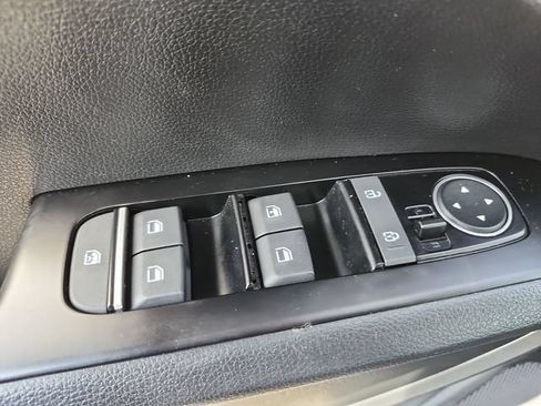 Used 2024 Kia Soul LX w/ Option Group 015 FWD image 24
