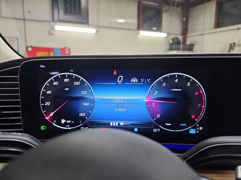 Used 2024 Mercedes-Benz GLE 450 4MATIC image 19