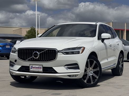 Used 2020 Volvo XC60 T5 Inscription image 2