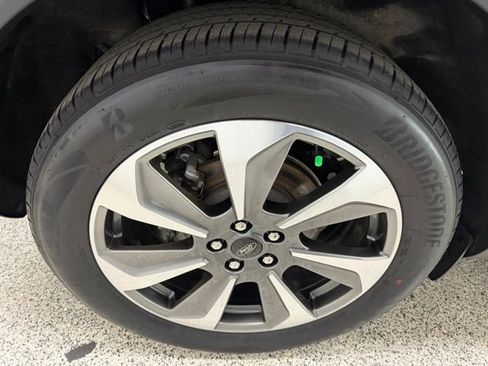 Used 2025 Ford Escape Platinum AWD/4WD image 11