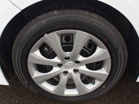 Used 2023 Toyota Corolla LE image 21