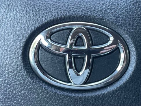 Used 2025 Toyota RAV4 LE FWD image 31