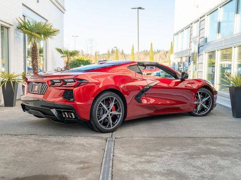 Used 2021 Chevrolet Corvette Stingray Premium Cpe w/ LPO, Roadside Safety Package RWD image 9