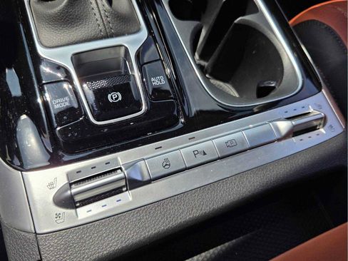 Used 2024 Kia Carnival SX Prestige FWD image 26