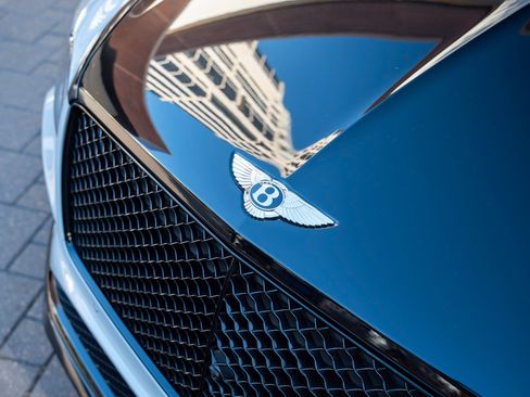 Used 2023 Bentley Bentayga image 10