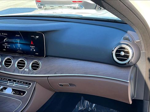 Used 2022 Mercedes-Benz E 350 Sedan image 16