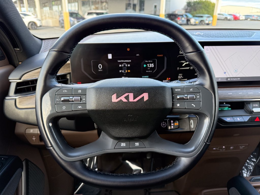 Used 2024 Kia EV9 Land AWD/4WD image 25