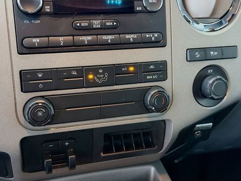 Used 2016 Ford F250 XLT w/ XLT Value Package image 16