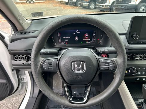 Used 2024 Honda Accord EX image 18