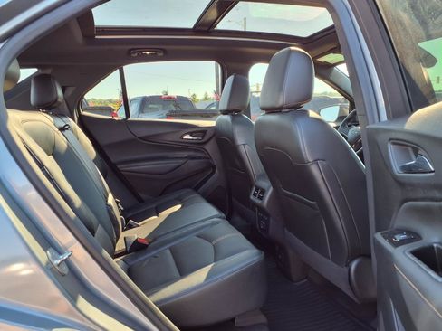 Used 2023 Chevrolet Equinox Premier FWD image 32