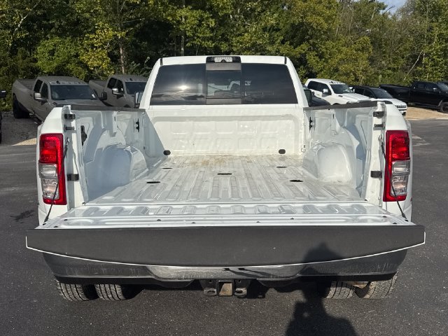 Used 2024 RAM 3500 Tradesman w/ Chrome Appearance Group AWD/4WD image 9