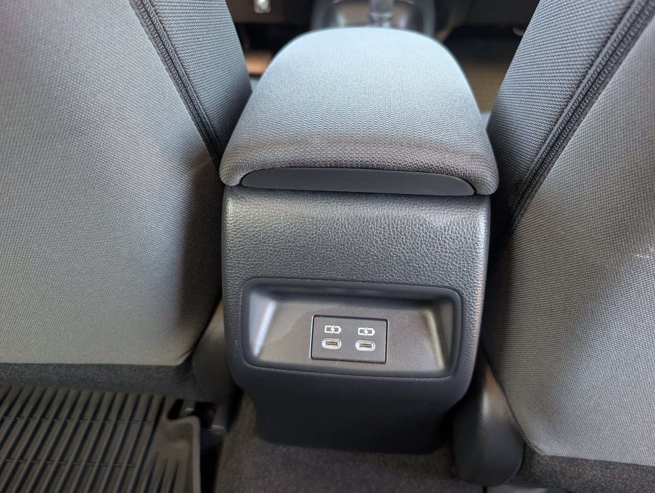 Used 2026 Toyota Corolla LE FWD image 7