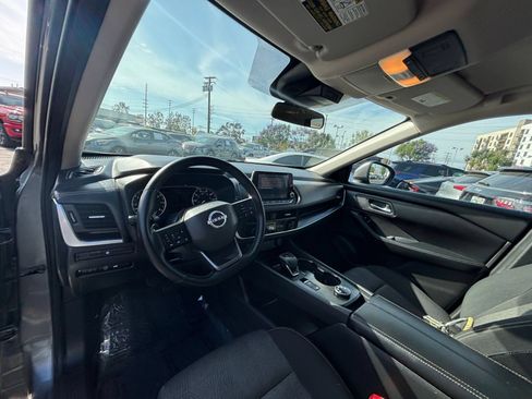 Used 2025 Nissan Rogue SV AWD/4WD image 35