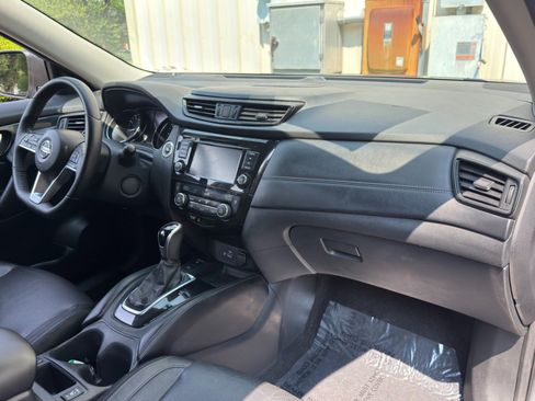 Used 2020 Nissan Rogue SL FWD image 13