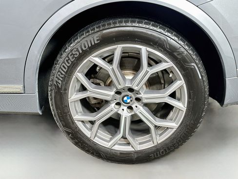 Used 2024 BMW X7 xDrive40i AWD/4WD image 32