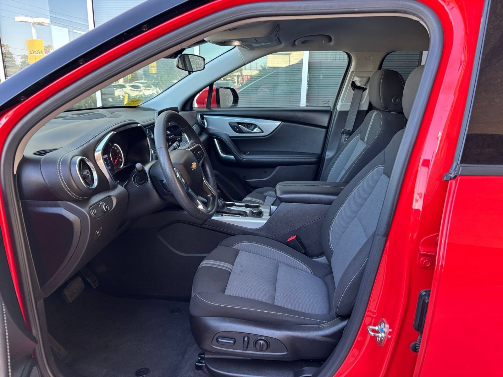 Used 2025 Chevrolet Blazer LT FWD image 27