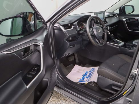 Used 2020 Toyota RAV4 LE image 3