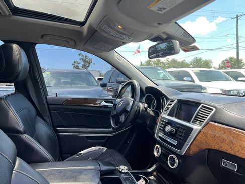 Used 2013 Mercedes-Benz GL 450 4MATIC image 17