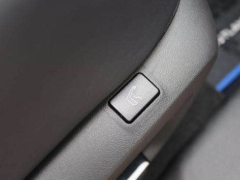 Used 2025 Mitsubishi Outlander 4WD Plug-In Hybrid image 23