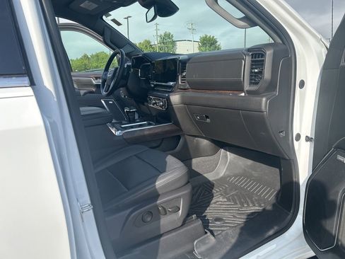 Used 2024 GMC Sierra 1500 SLT w/ SLT Premium Plus Package image 34