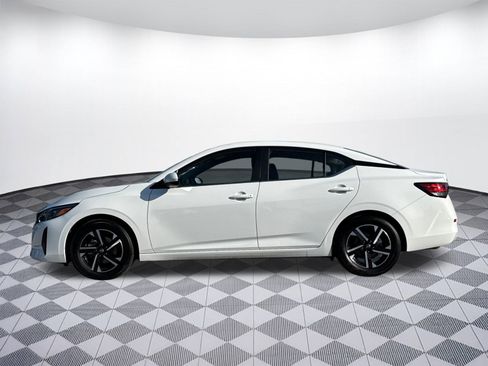 Used 2024 Nissan Sentra SV image 2
