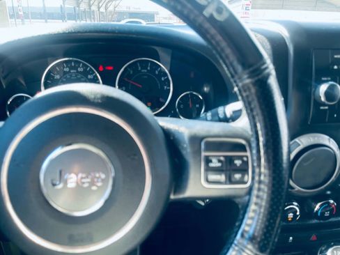 Used 2013 Jeep Wrangler Unlimited Sport image 14