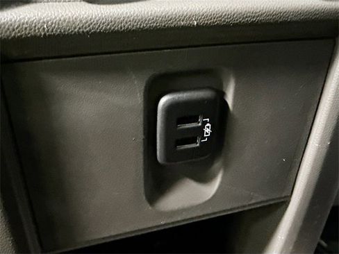 Used 2019 Chevrolet Traverse LT w/ LPO, Black Accent Package image 26