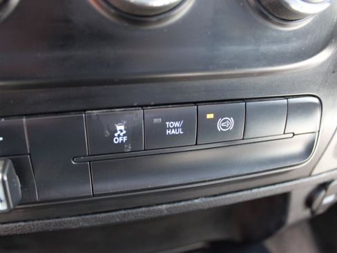 Used 2014 RAM 2500 Tradesman w/ Chrome Appearance Group AWD/4WD image 28