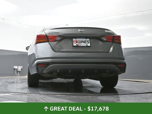 Used 2024 Nissan Altima 2.5 SV image 55