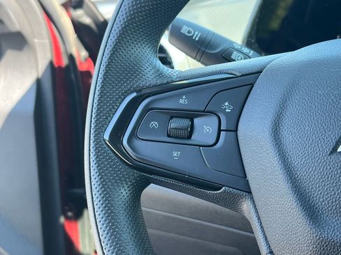 Used 2025 Chevrolet Trax LT FWD image 20