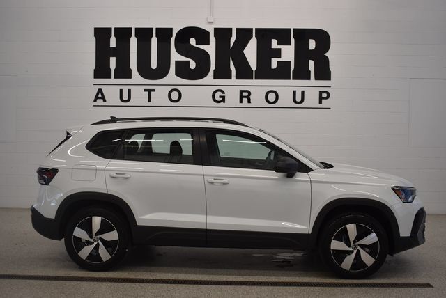 Used 2025 Volkswagen Taos S AWD/4WD image 2