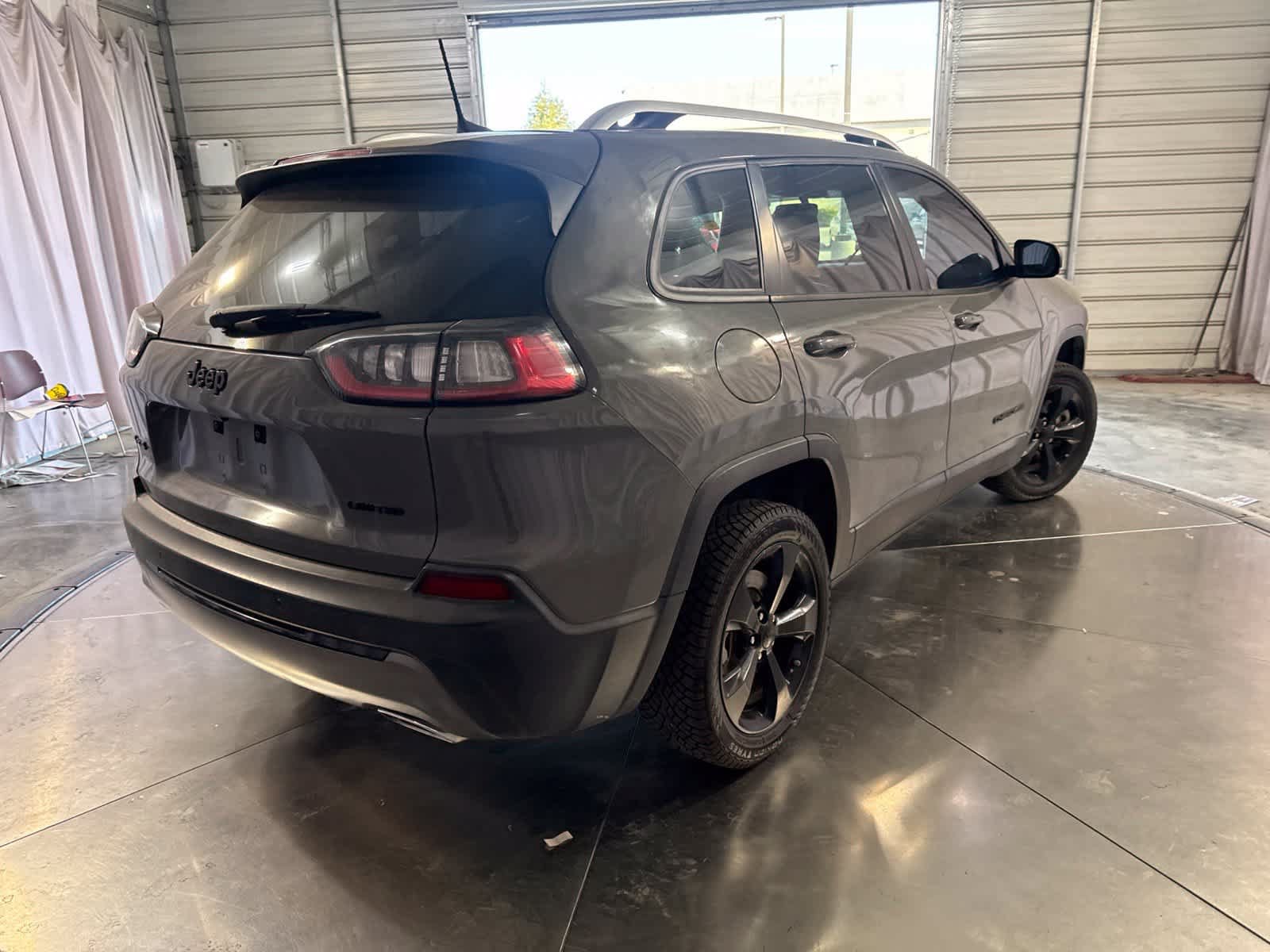 Used 2019 Jeep Cherokee Limited AWD/4WD image 5