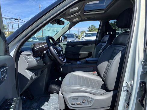 Certified 2024 Kia EV9 Land AWD/4WD image 25