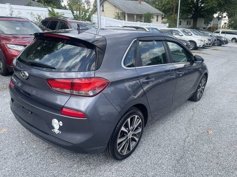 Used 2018 Hyundai Elantra GT FWD image 5
