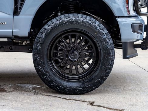 Used 2025 Ford F350 Platinum AWD/4WD image 12