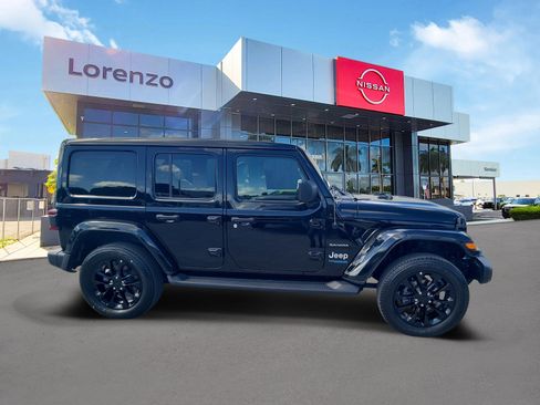 Used 2022 Jeep Wrangler Unlimited Sahara w/ Safety Group AWD/4WD image 4
