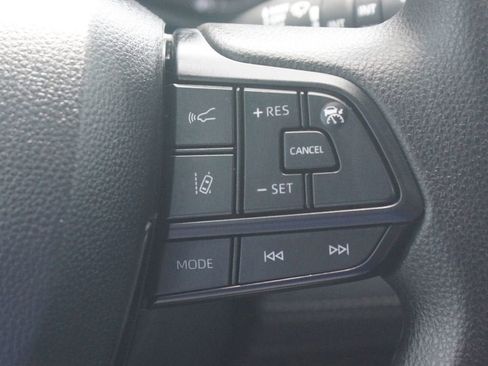 Certified 2025 Toyota Sienna LE FWD image 10