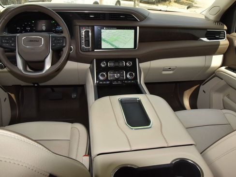 Used 2024 GMC Yukon Denali w/ Max Trailering Package image 17