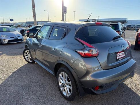 Used 2015 Nissan Juke SV image 3