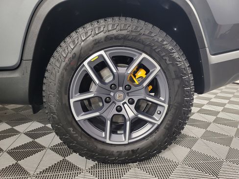 Used 2023 Rivian R1T Adventure image 10