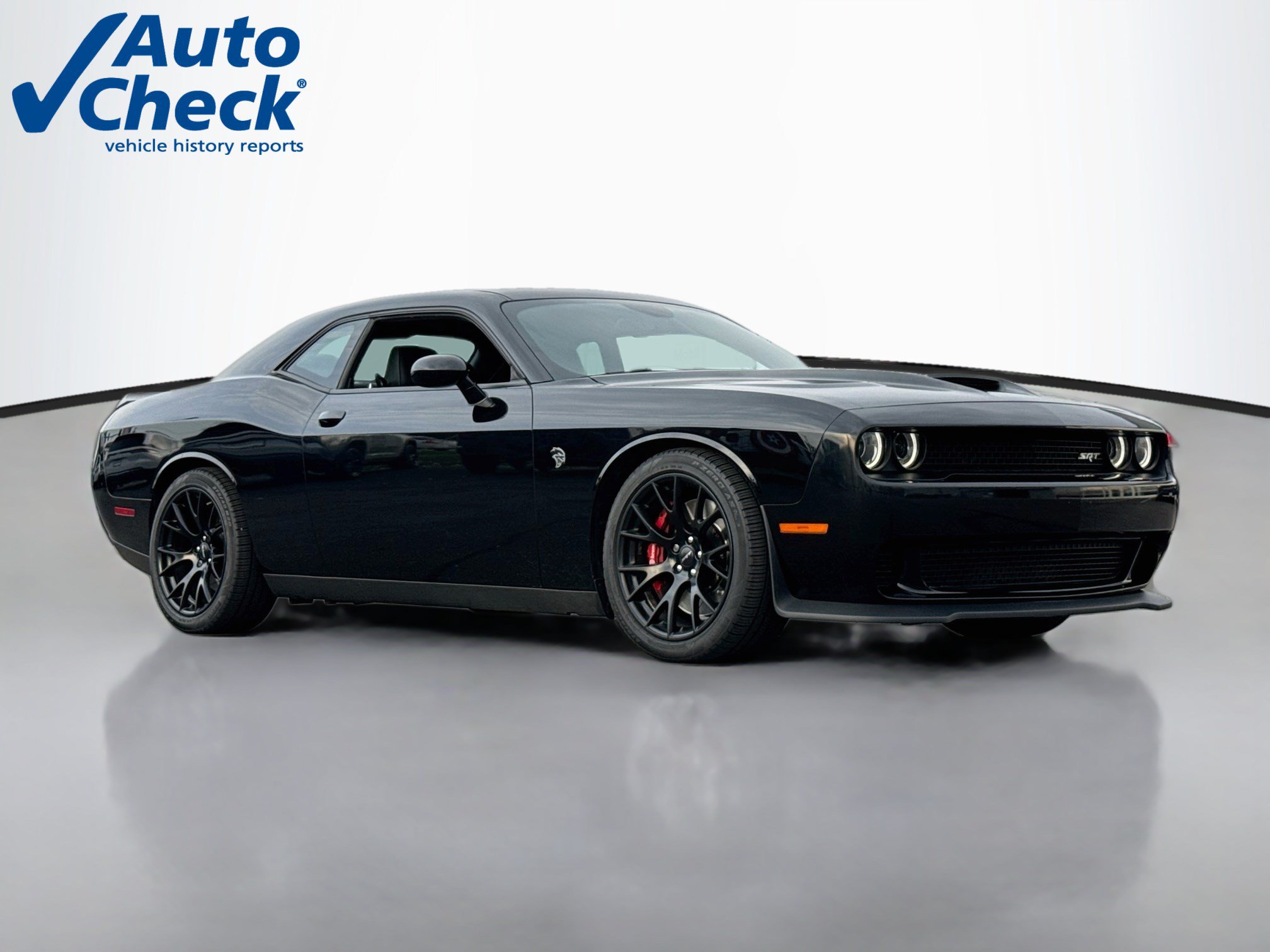 Used 2016 Dodge Challenger SRT Hellcat RWD image 1
