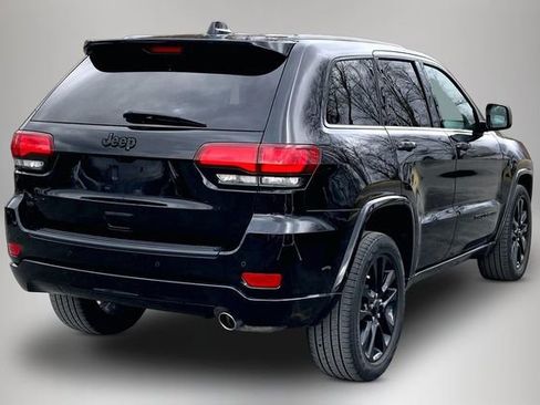 Used 2019 Jeep Grand Cherokee Altitude image 10