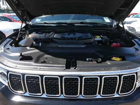 Used 2024 Jeep Wagoneer L Series II image 29