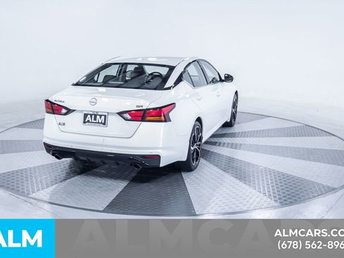 Used 2025 Nissan Altima 2.5 SR FWD image 9