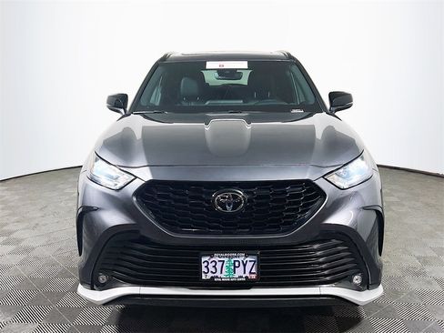 Certified 2024 Toyota Highlander XSE image 3