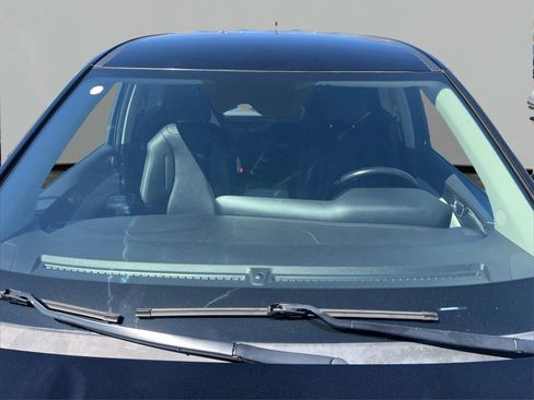 Used 2022 Kia Carnival LX FWD image 19