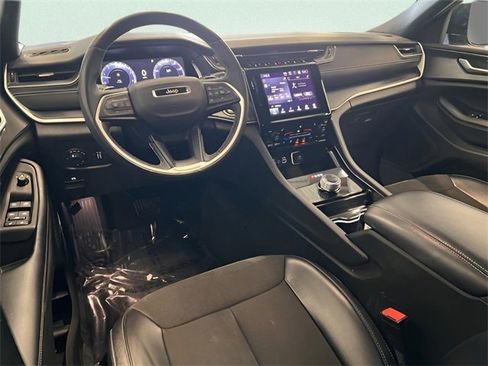 Used 2023 Jeep Grand Cherokee L Laredo image 25