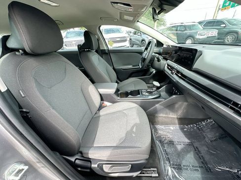 Used 2025 Kia K4 FWD image 25