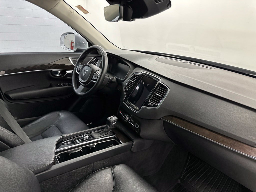 Used 2017 Volvo XC90 T6 Momentum w/ Vision Package AWD/4WD image 29