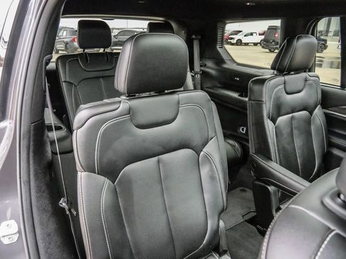 Used 2024 Jeep Grand Cherokee L Limited w/ Luxury Tech Group II image 22